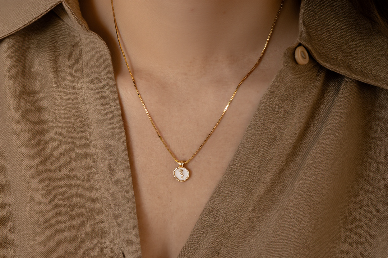 French Retro Gold Rose Necklace┃Gold-Plated Stainless Steel Irregular Flower Pendant